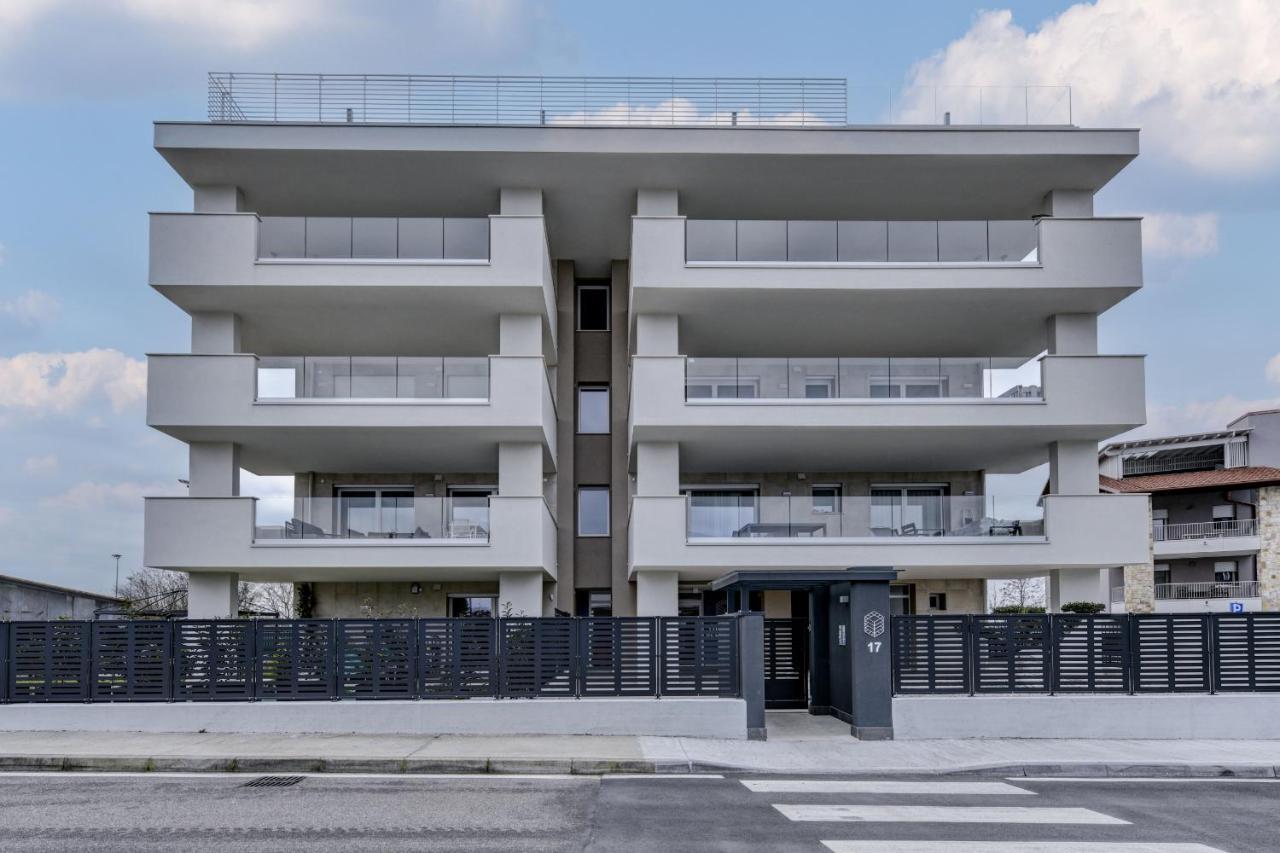 Opalia Residence - Garda Lake Lifestyle Apartment Peschiera del Garda Bagian luar foto