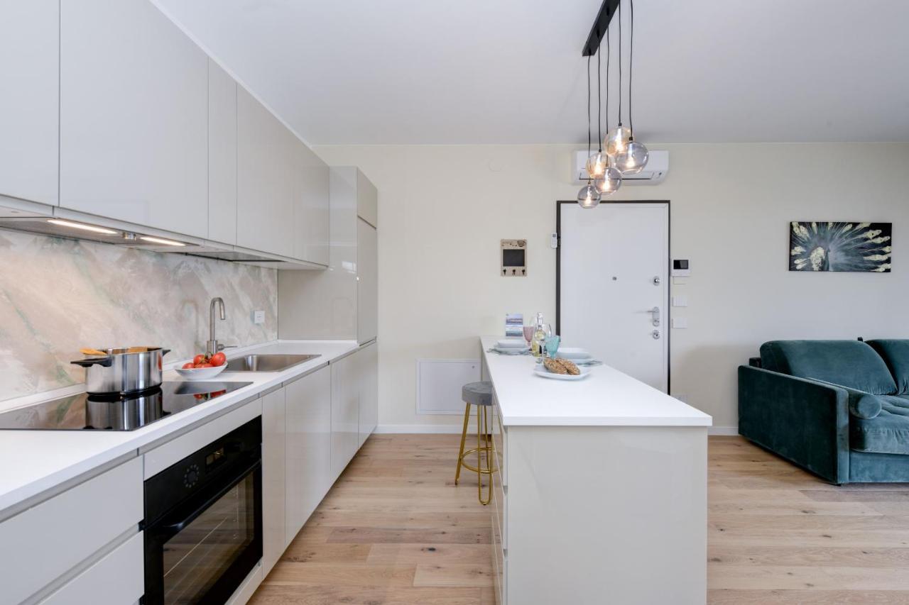 Opalia Residence - Garda Lake Lifestyle Apartment Peschiera del Garda Bagian luar foto