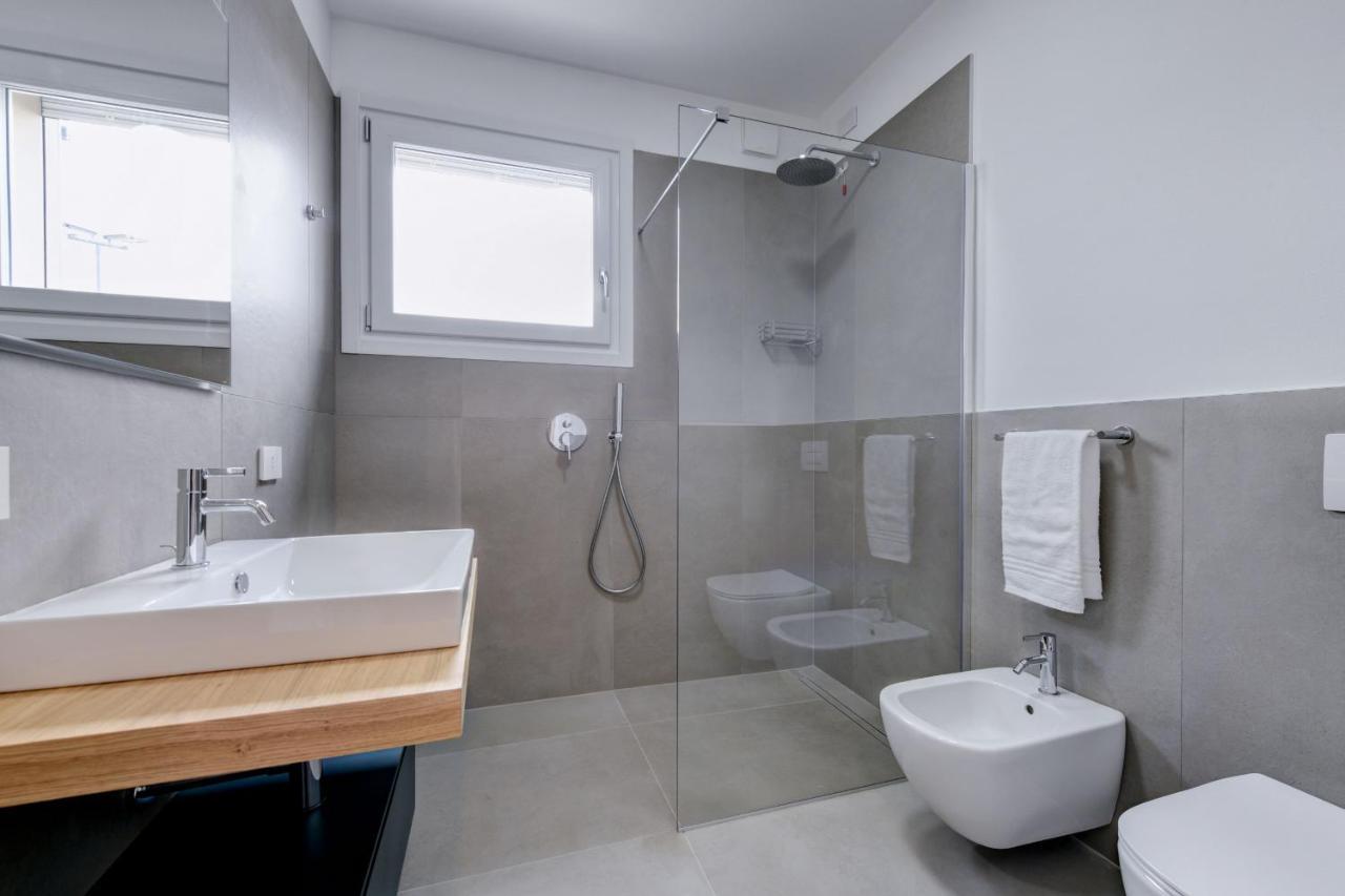 Opalia Residence - Garda Lake Lifestyle Apartment Peschiera del Garda Bagian luar foto