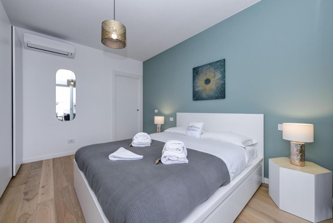 Opalia Residence - Garda Lake Lifestyle Apartment Peschiera del Garda Bagian luar foto