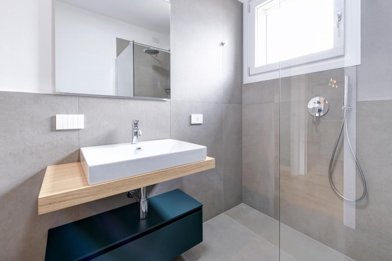Opalia Residence - Garda Lake Lifestyle Apartment Peschiera del Garda Bagian luar foto