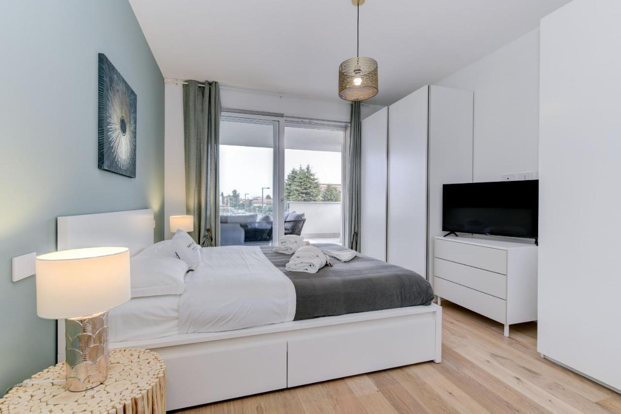 Opalia Residence - Garda Lake Lifestyle Apartment Peschiera del Garda Bagian luar foto