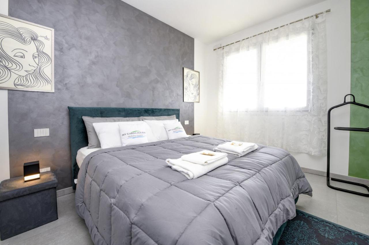 Opalia Residence - Garda Lake Lifestyle Apartment Peschiera del Garda Bagian luar foto