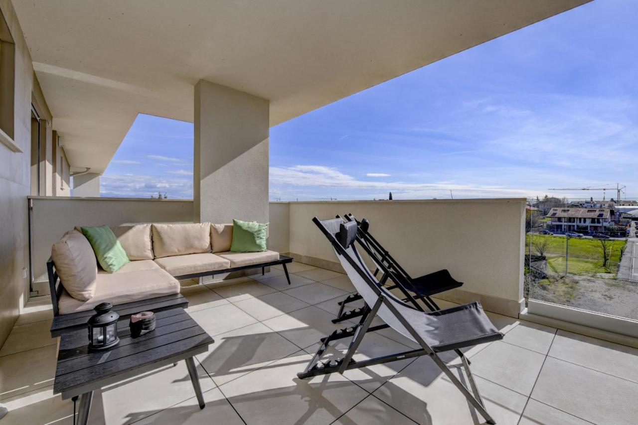 Opalia Residence - Garda Lake Lifestyle Apartment Peschiera del Garda Bagian luar foto