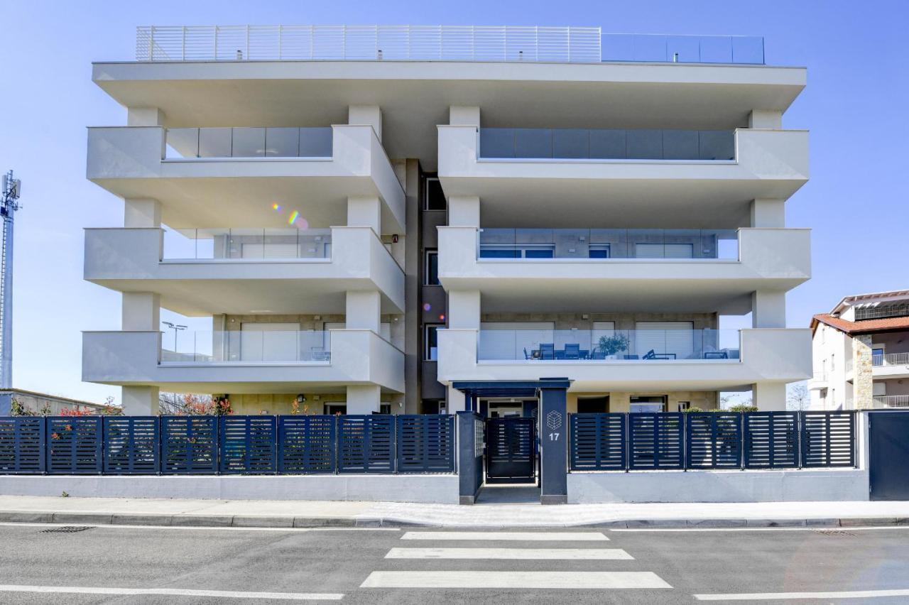 Opalia Residence - Garda Lake Lifestyle Apartment Peschiera del Garda Bagian luar foto