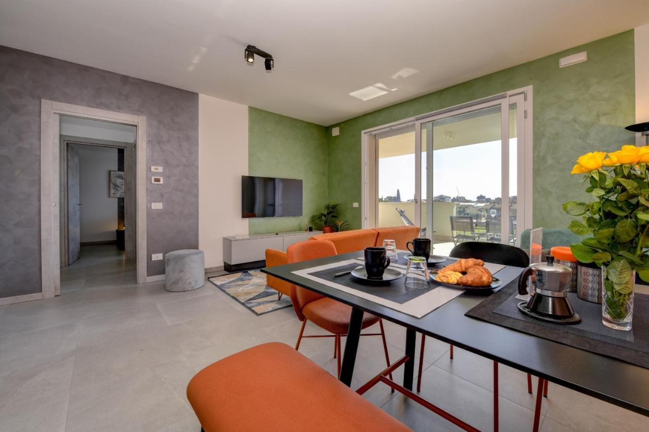 Opalia Residence - Garda Lake Lifestyle Apartment Peschiera del Garda Bagian luar foto